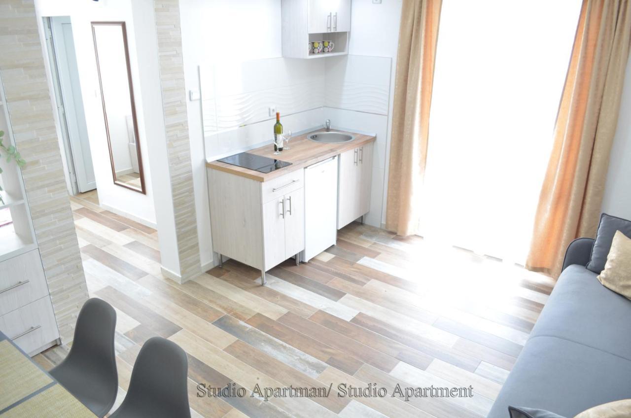 Apartmani "Nebo" 수토모레 외부 사진