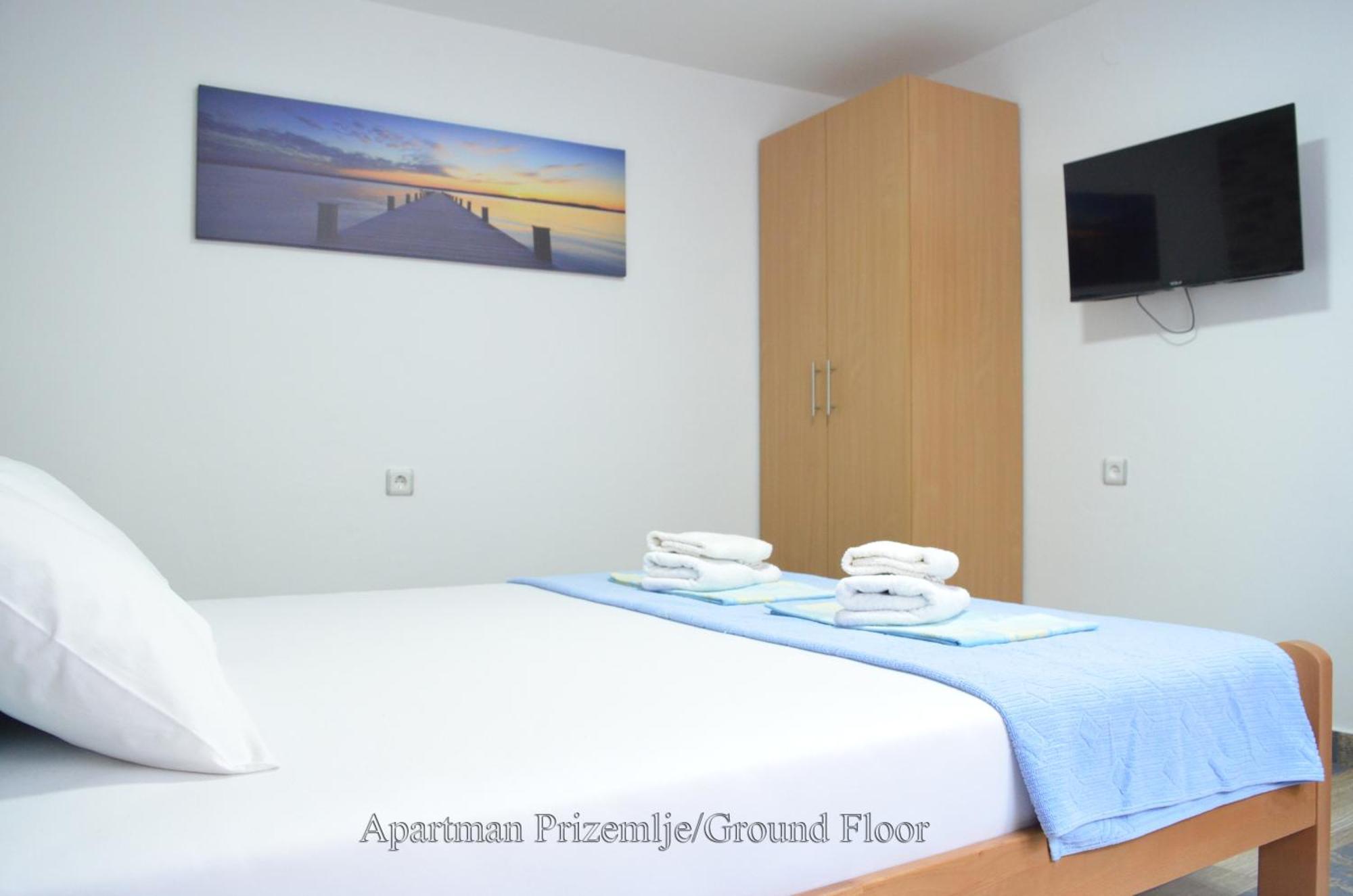 Apartmani "Nebo" 수토모레 외부 사진