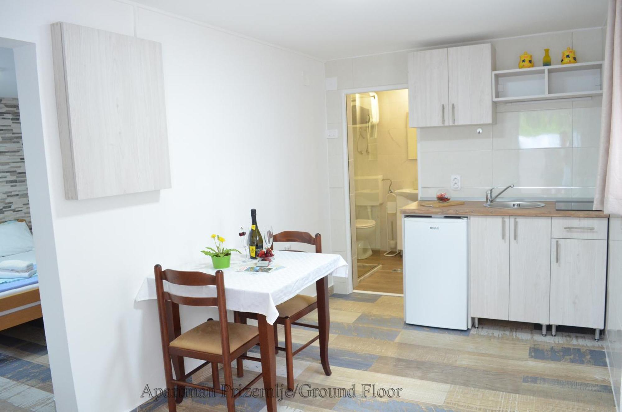 Apartmani "Nebo" 수토모레 외부 사진