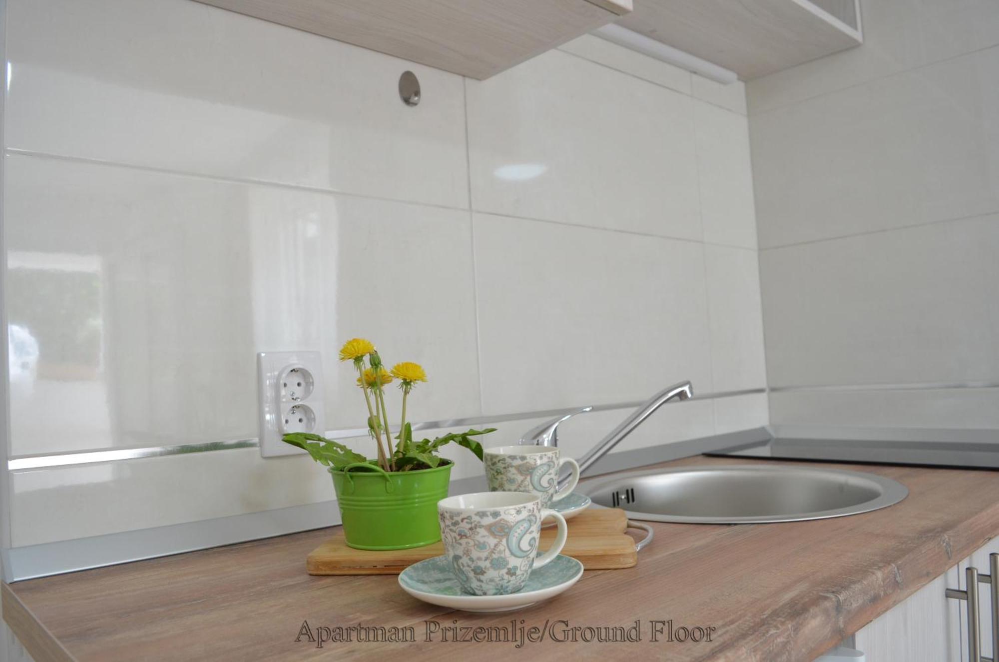 Apartmani "Nebo" 수토모레 외부 사진