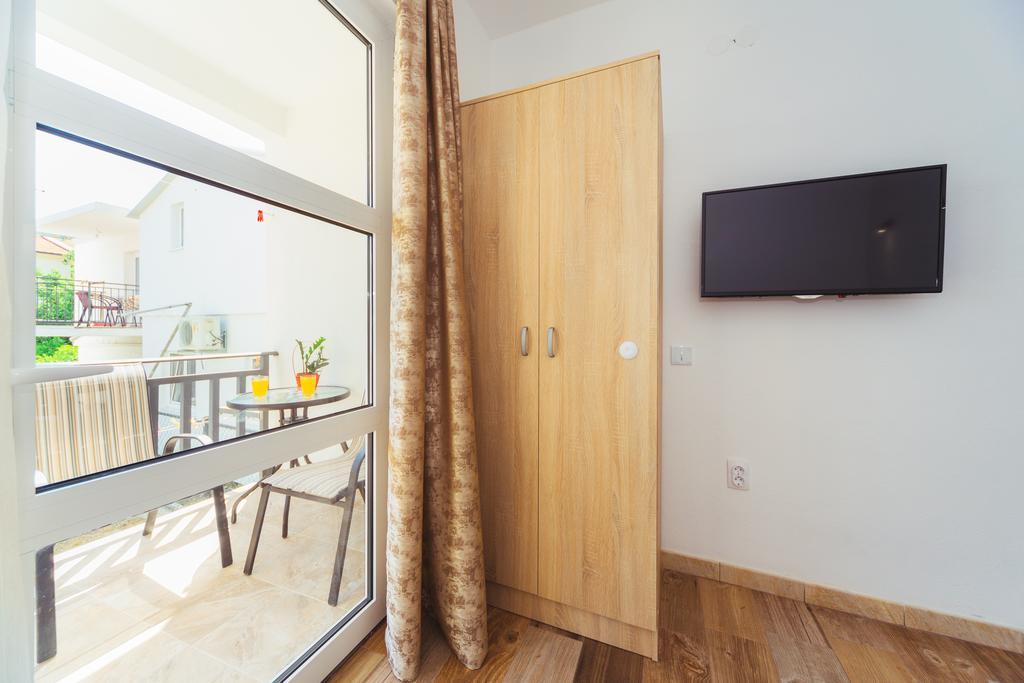 Apartmani "Nebo" 수토모레 외부 사진